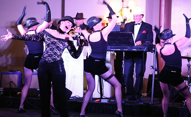 Cabaret performers in a 20s theme show
